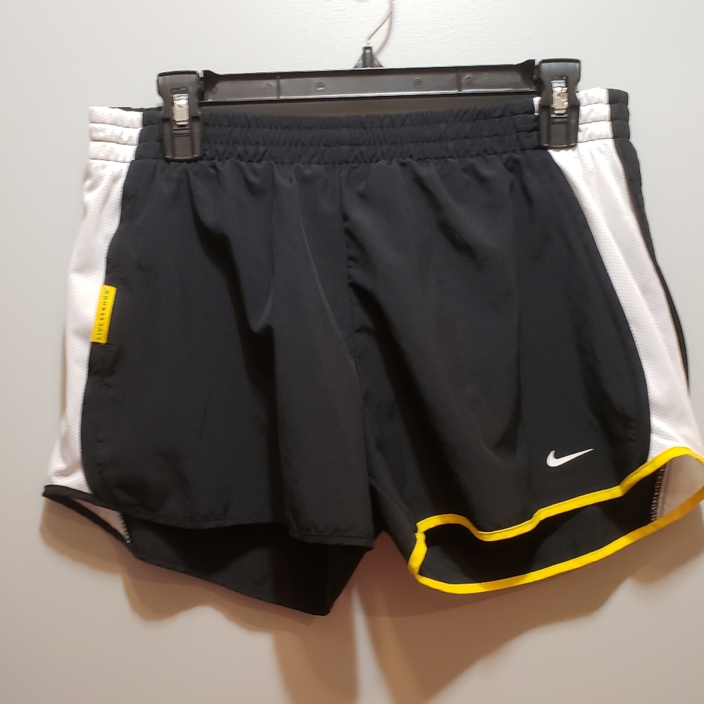 ⬇️Nike Dri-Fit Live Strong Running Shorts Med